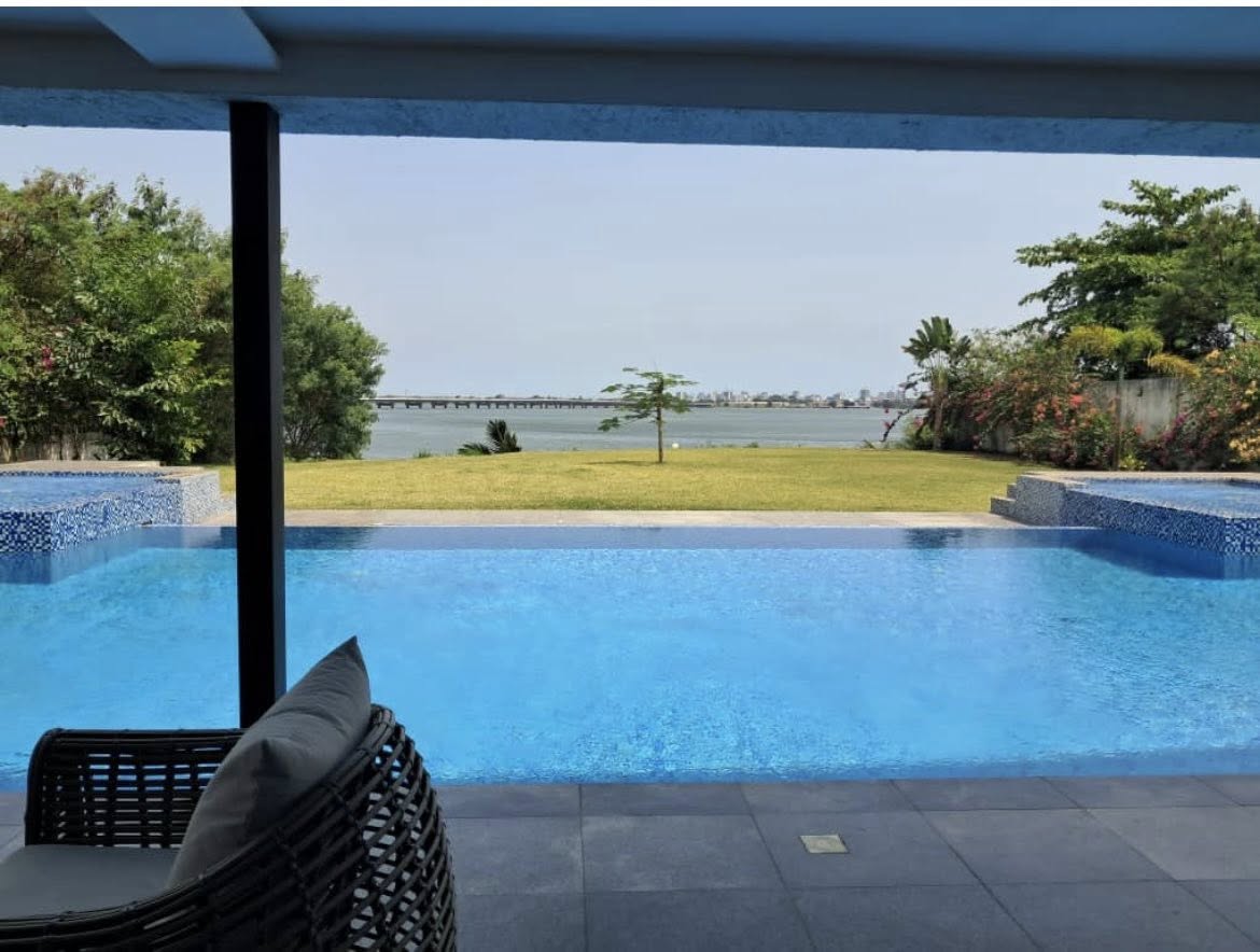 VENTE : RESIDENCE PIEDS DANS L'EAU