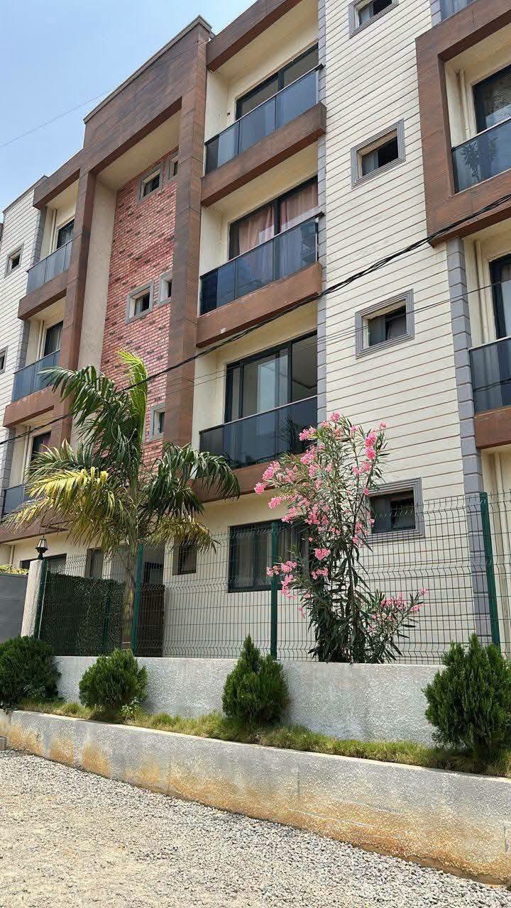 EN VENTE : 3 IMMEUBLES JUMELES