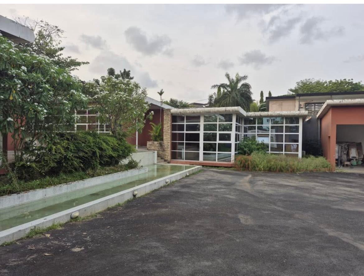 VENTE : VILLA 8 PIÈCES - COCODY