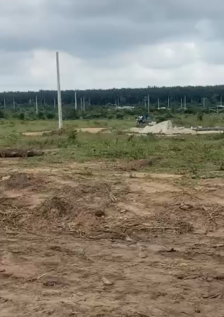 A VENDRE : 400 M² A ANYAMA